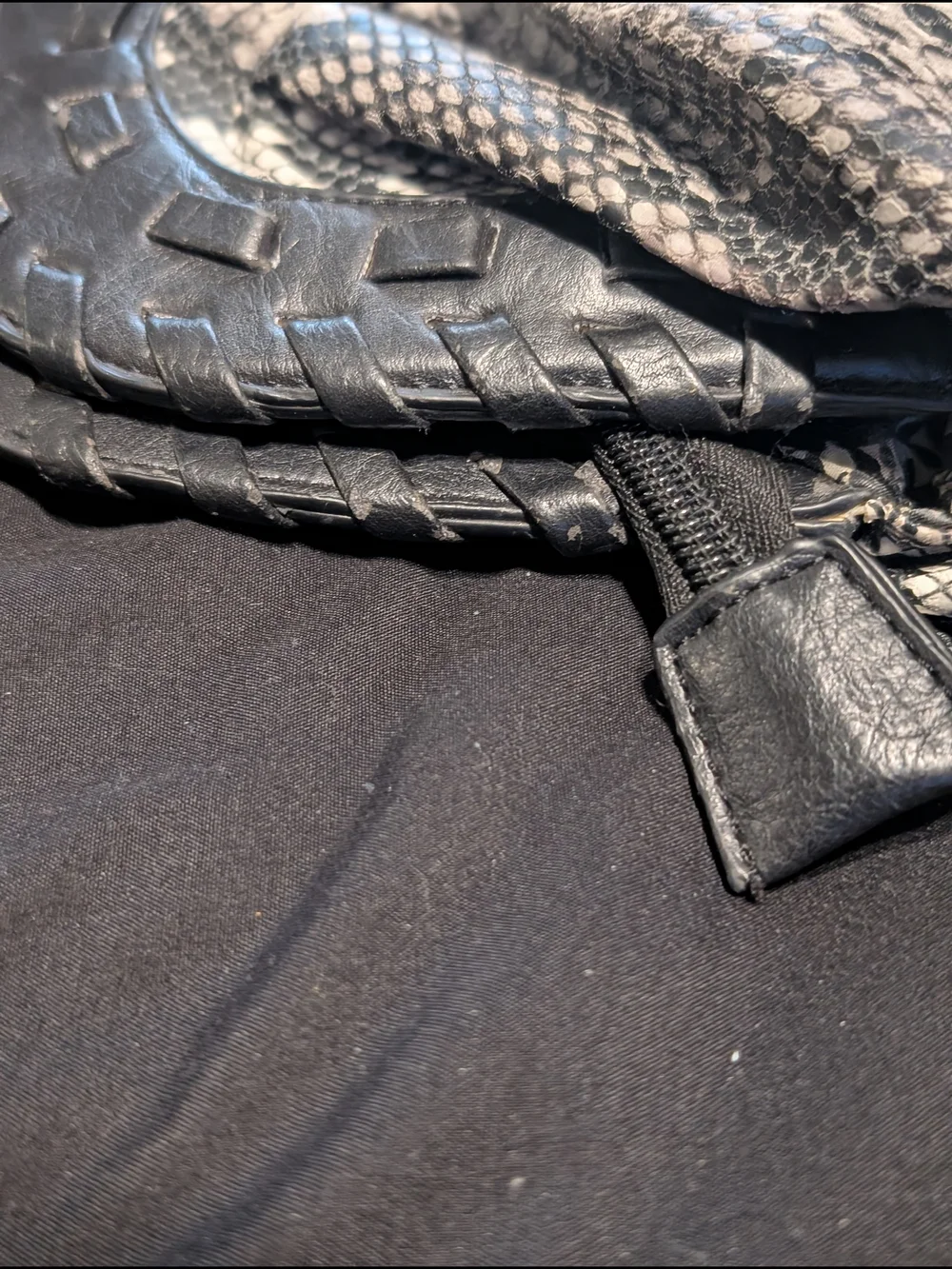 Snake-Print Handheld Clutch Bag in Black and Cream